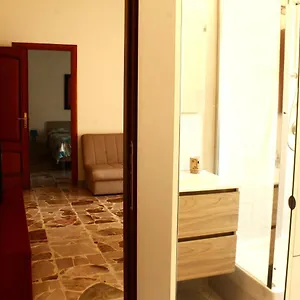 https://casetta-di-angie.taorminaitalyhotels.com