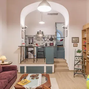 https://monti-artistic-flat.it-romehotels.com