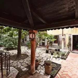 https://san-marco-garden-house.hotelslidodijesolo.com